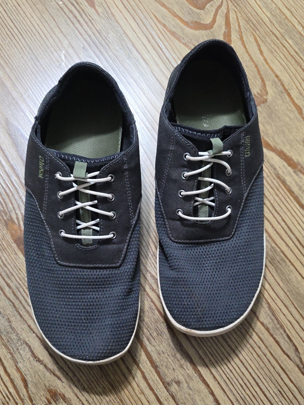 Men's Olukai Casual Black Low-Top Lace-Up Sneakers